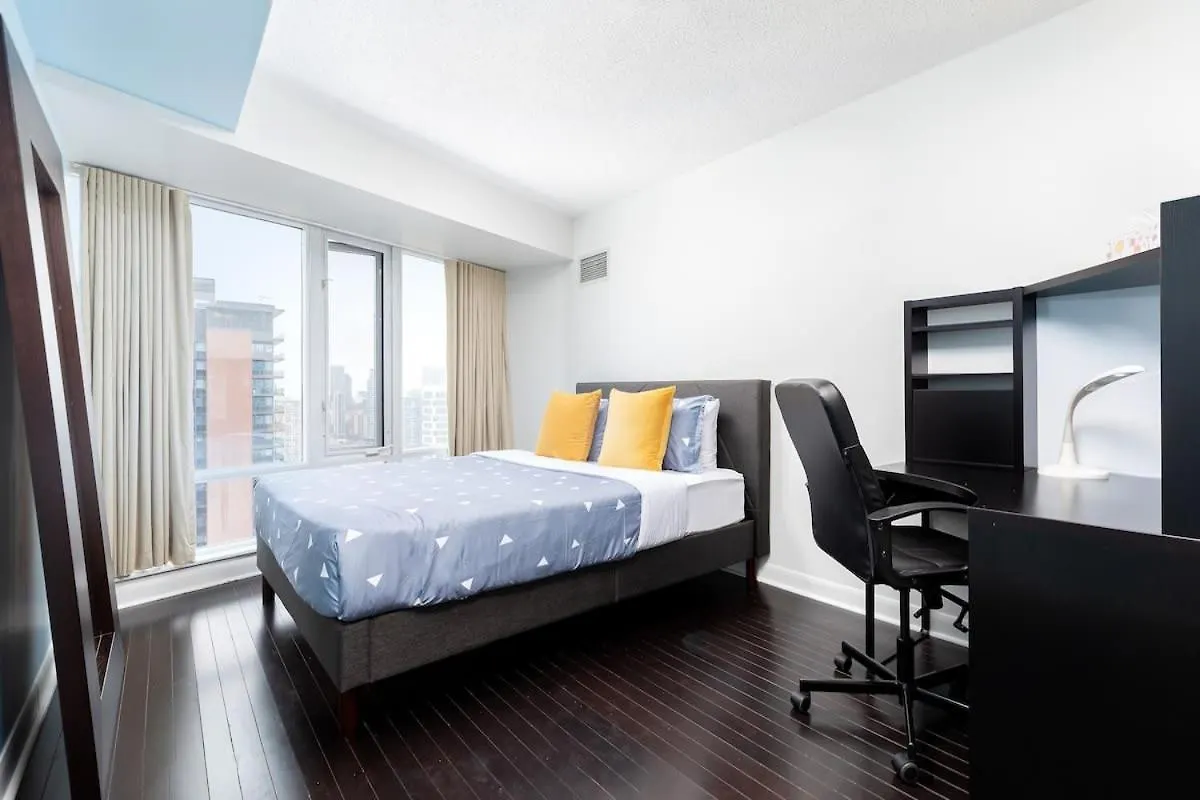 Stunning Condo Beside Yonge Dundas Sq Parking Toronto Canada